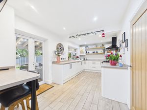 Kitchen- click for photo gallery